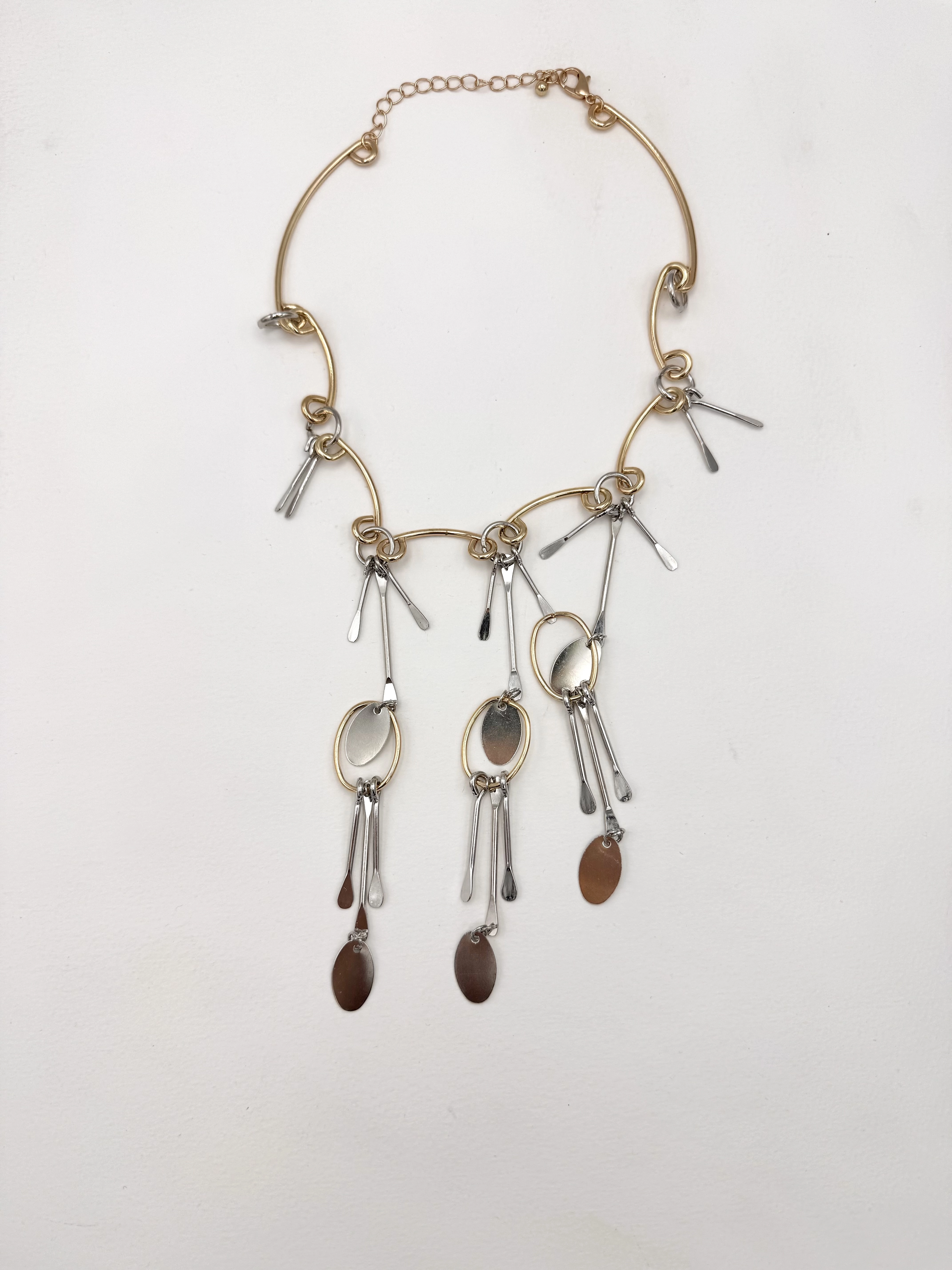 Sallantılı Çift Renkli Kolye