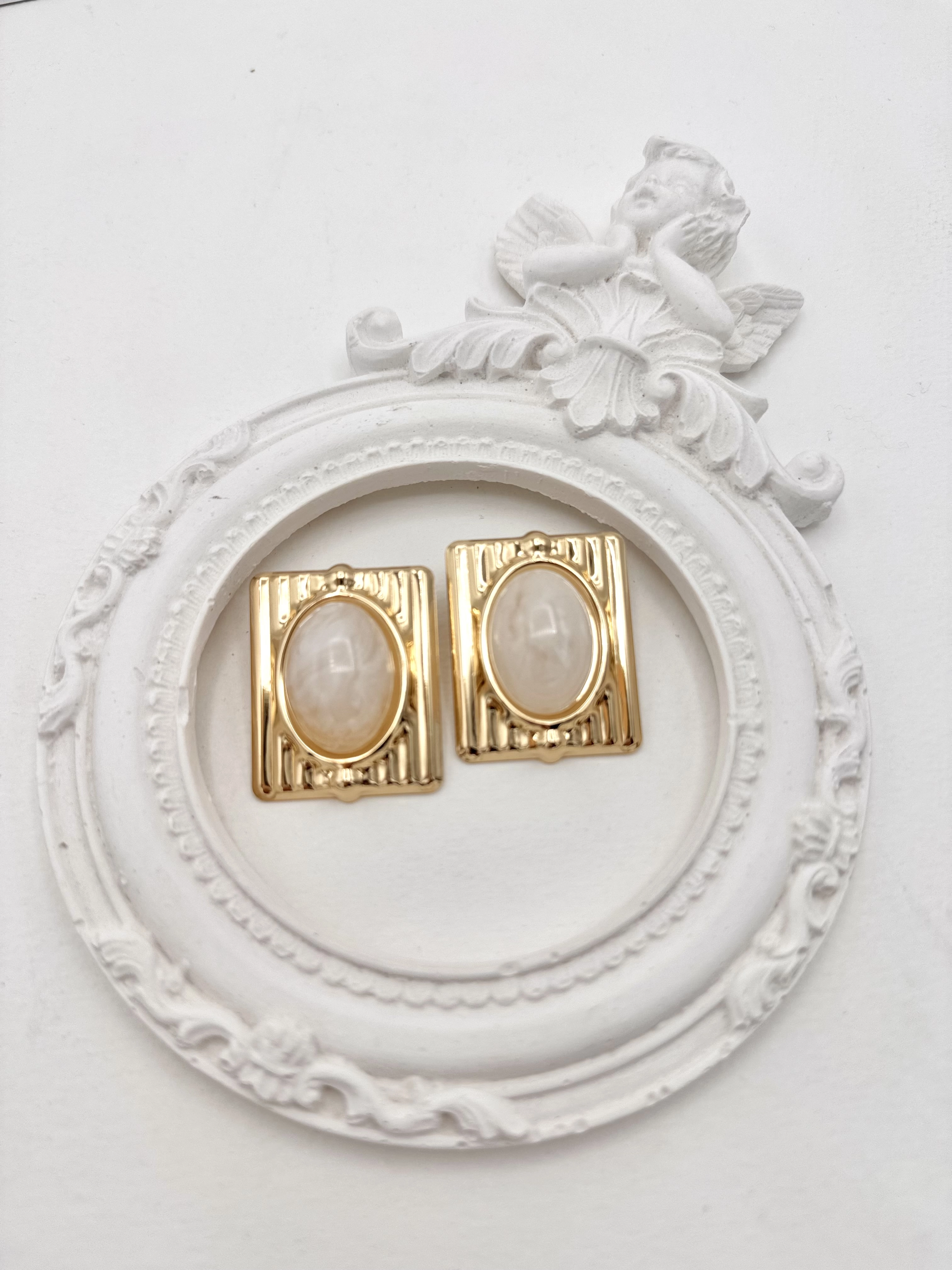 Vintage Model Krem Küpe - Gold