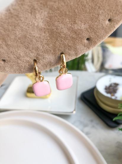 Pembe Kare Sallantılı Küpe