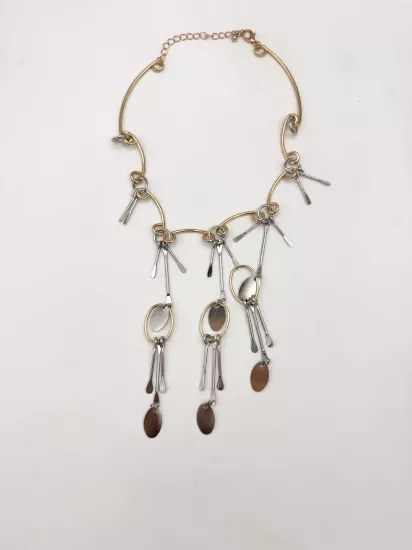 Sallantılı Çift Renkli Kolye