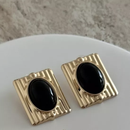 Vintage Model Siyah Küpe - Gold